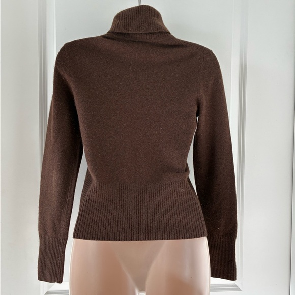 100% Cashmere Brown Turtleneck Sweater Classic Winter Essential - Picture 3 of 4